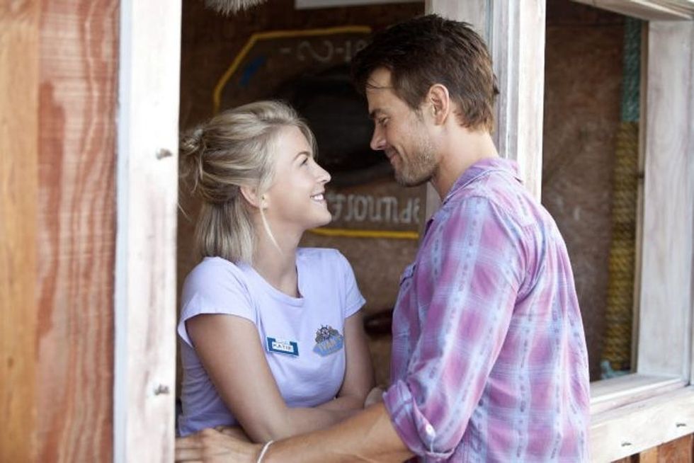 Julianne Hough and Josh Duhamel star in Relativity Media's "Safe Haven." Credit: James Bridges