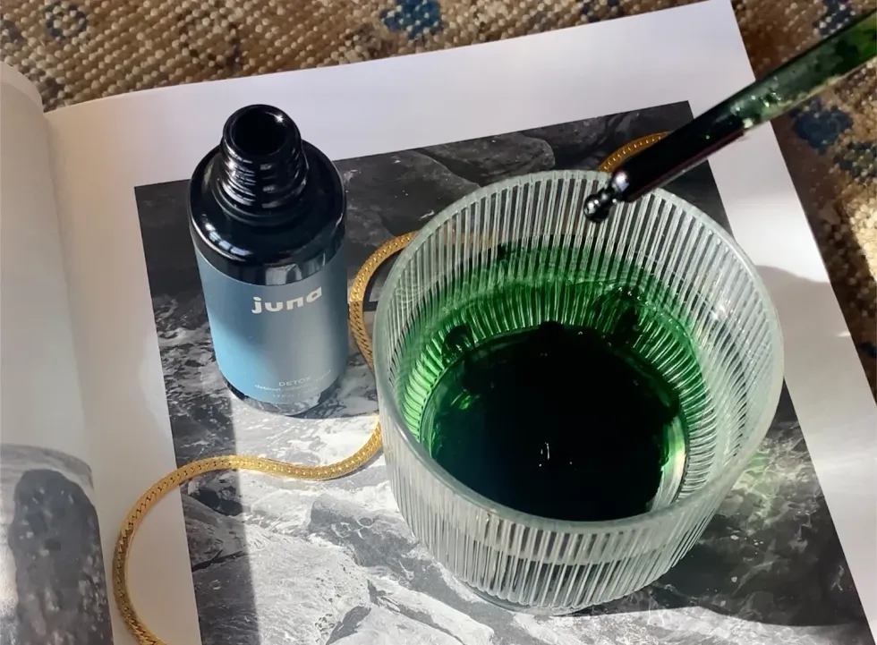 Juna drops with liquid chlorophyll