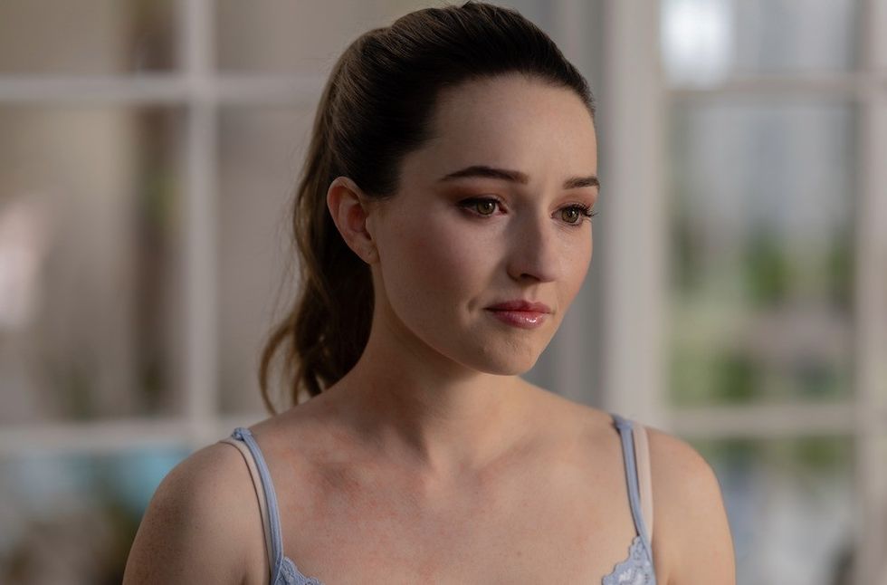 Kaitlyn Dever in Apple Cider Vinegar on Netflix