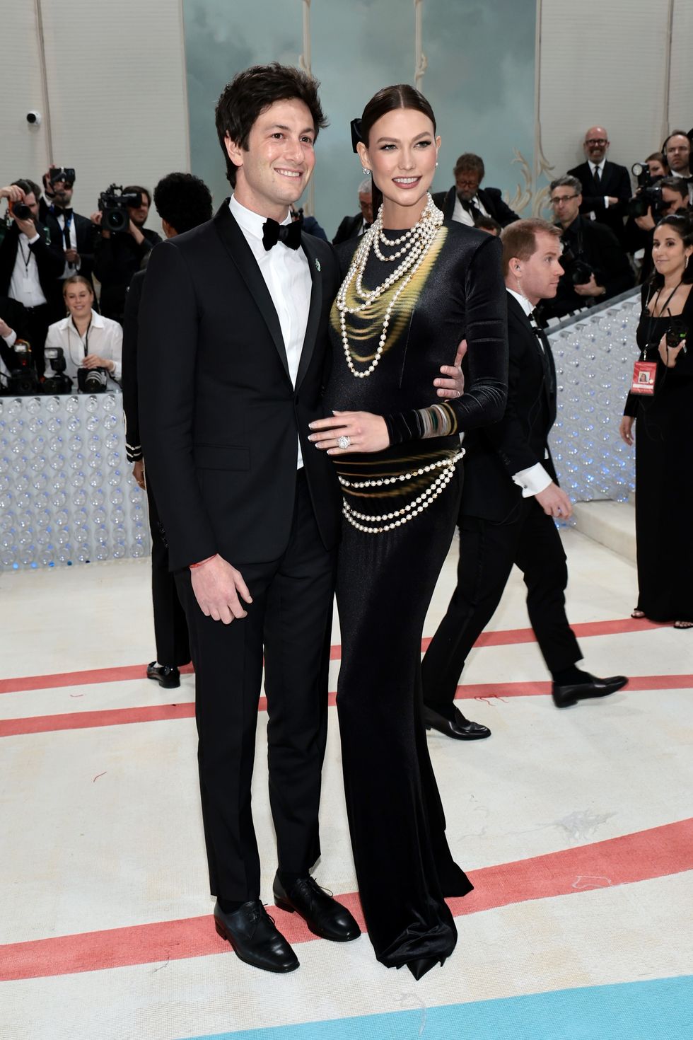 Karlie Kloss and Joshua Kushner red carpet met gala couples