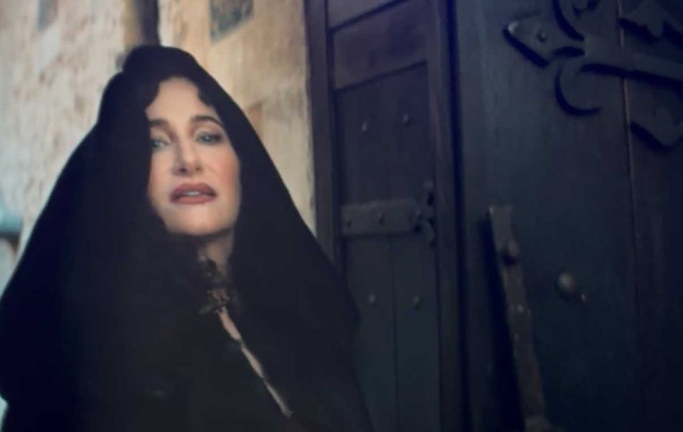 kathryn hahn as mother gothel