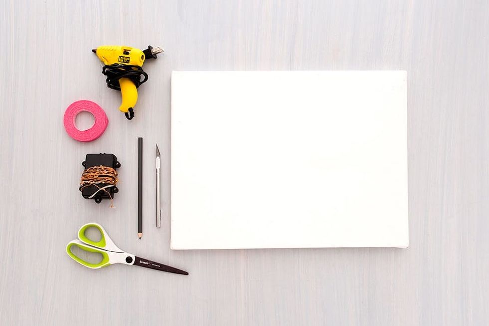 Kelly_DIY_Lights_Canvas_01
