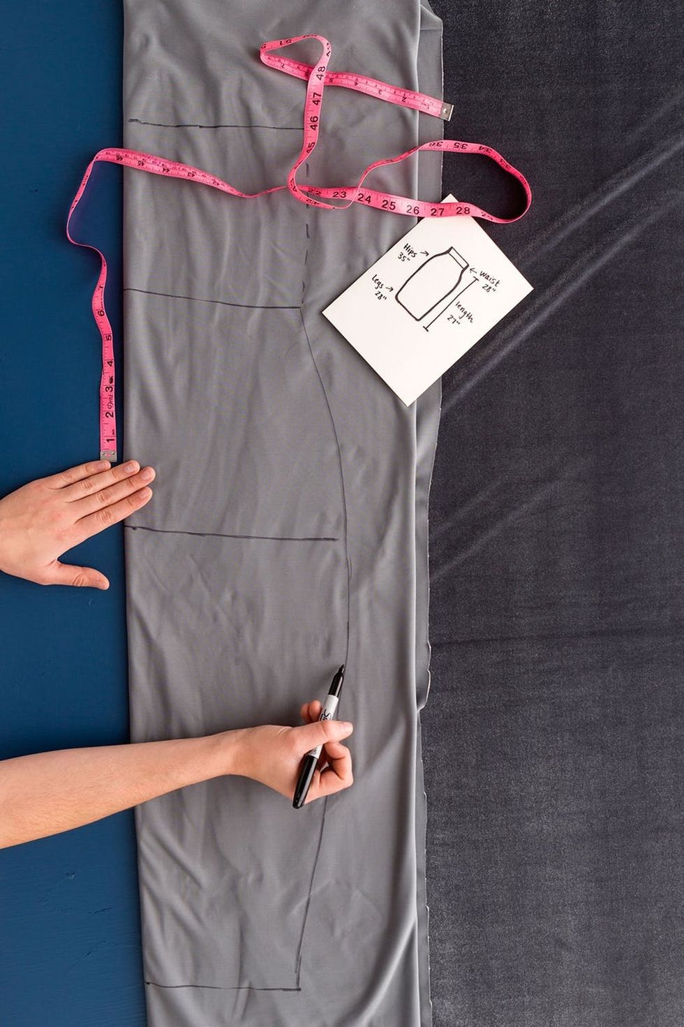 Kelly_Sag_Awards_Skirt_03