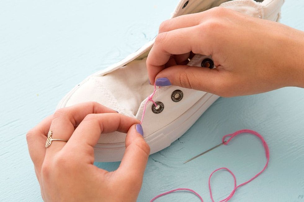 Kelly_Thread_Sneakers_05