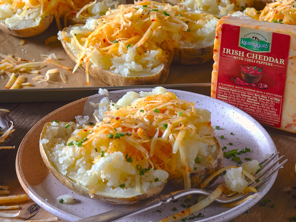 Kerrygold Irish Cheddar With Chili Peppers