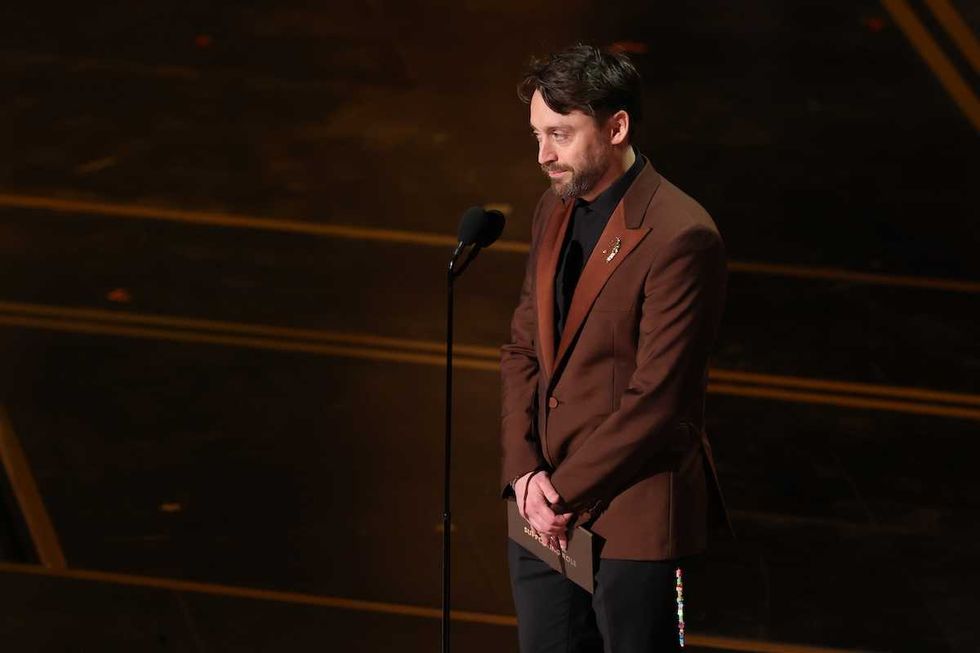 kieran culkin presenting the best supporting actor