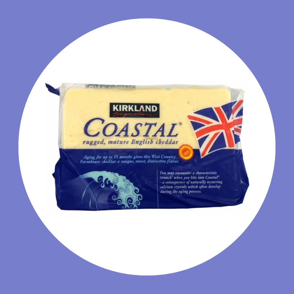 Kirkland Signature Coastal Rugged Mature English Cheddar