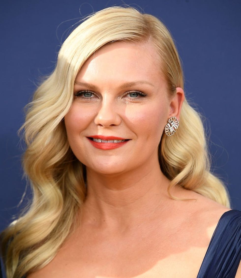 Kirsten Dunst rocking sugar cookie hair.