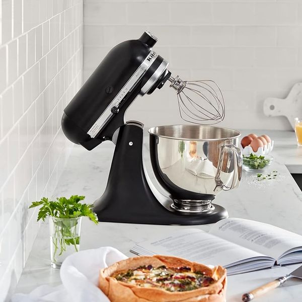 KitchenAid Artisan Series 5 Quart Tilt Head Stand Mixer