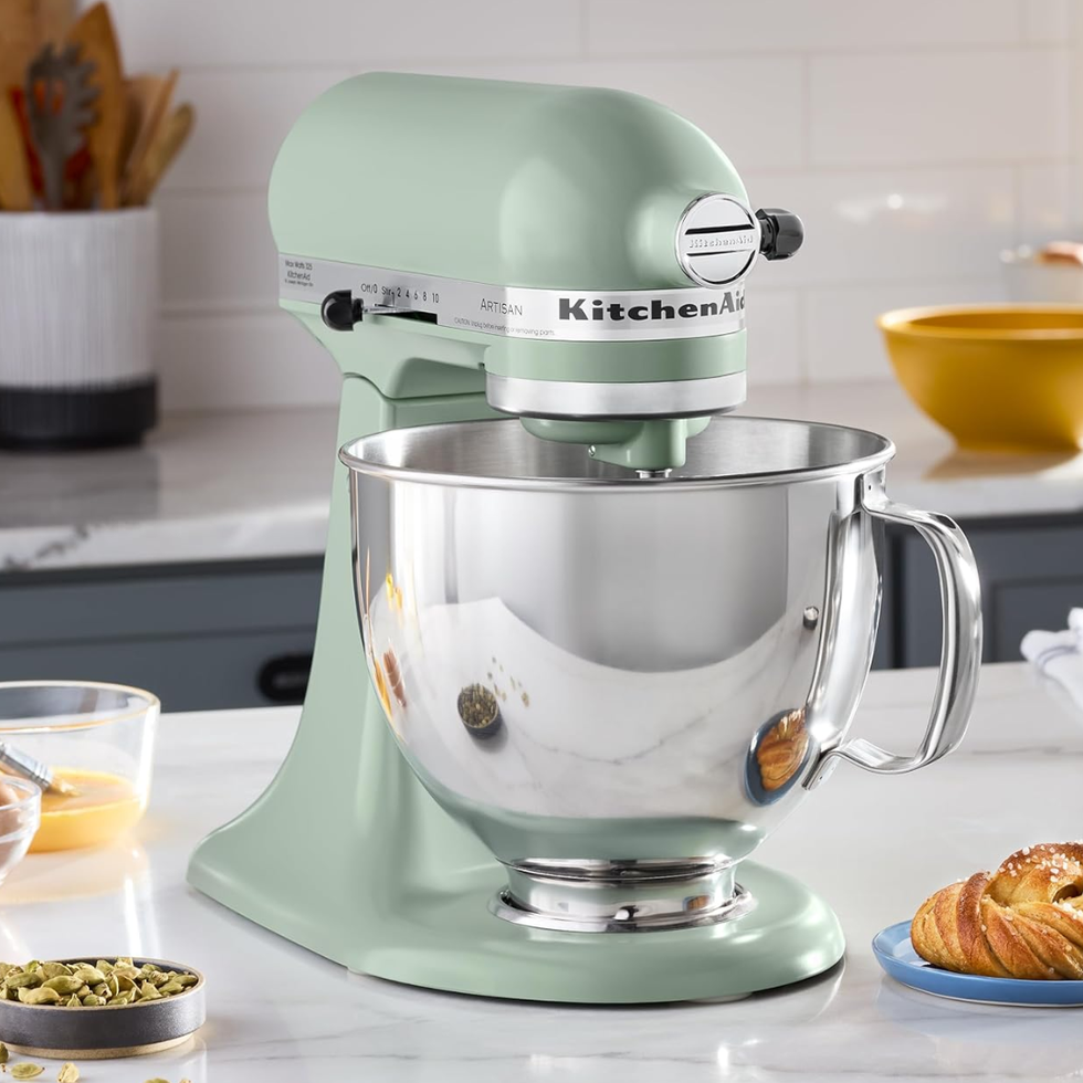 KitchenAid Artisan Series 5 Quart Tilt-Head Stand Mixer