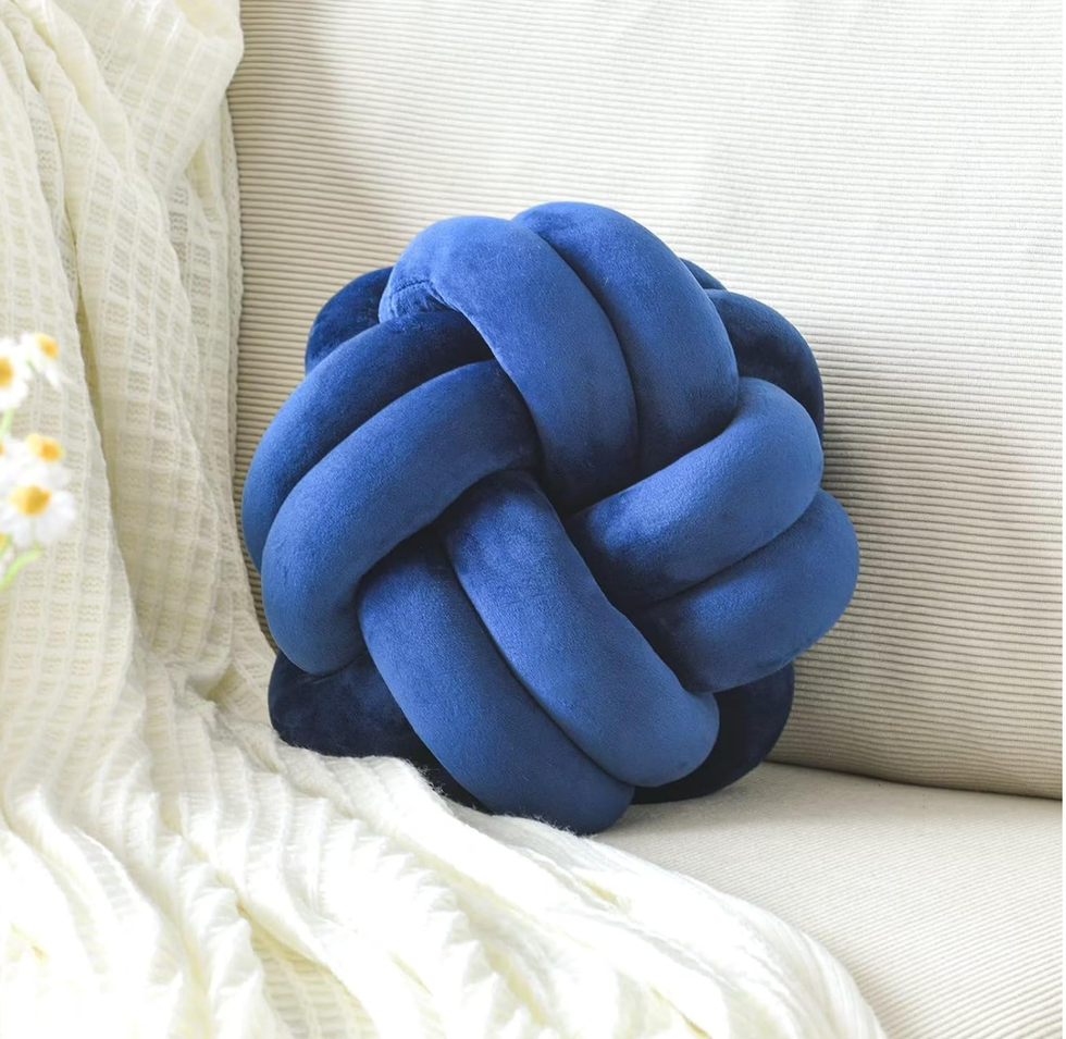 knot pillow