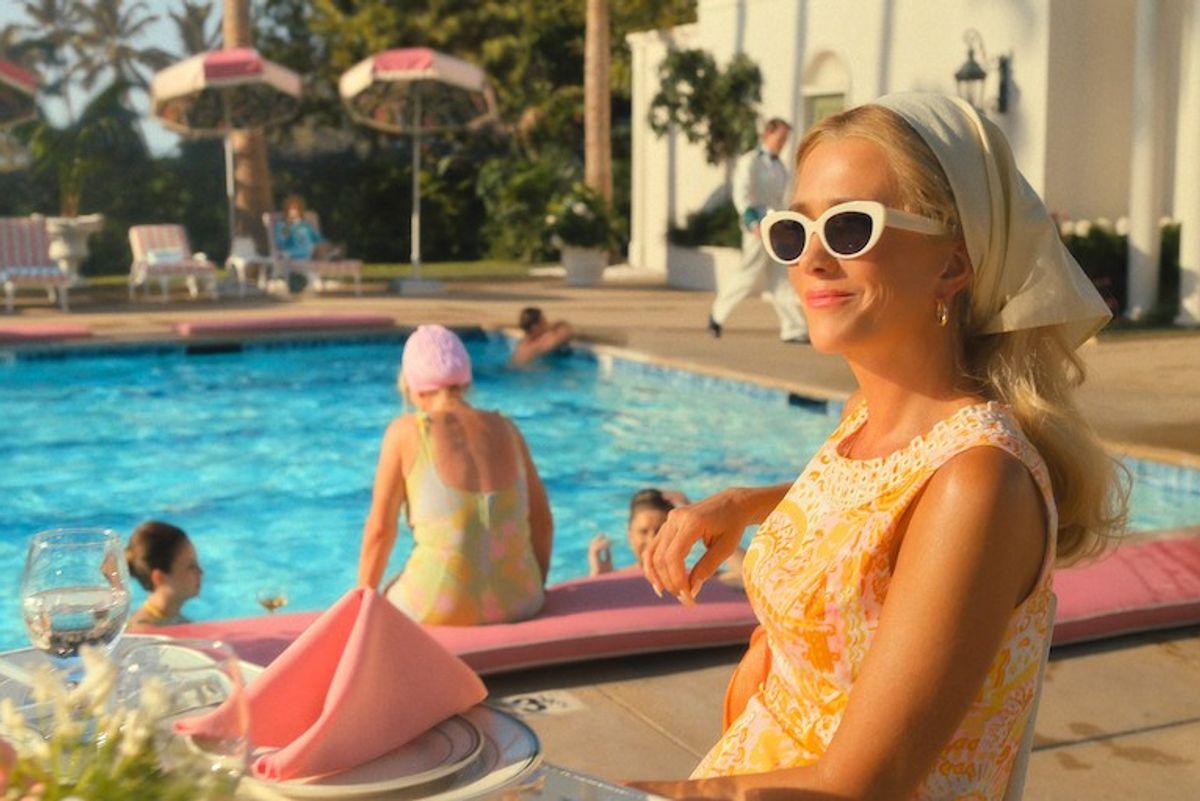 kristen wiig as maxine in palm royale on apple tv+