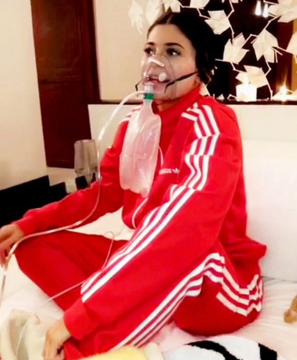 Kylie Jenner getting oxygen