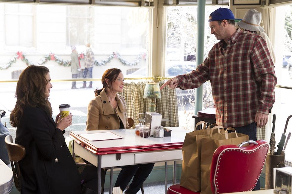 lauren graham as lorelai gilmore, alexis bledel as rory gilmore, and scott patterson as luke danes on 'gilmore girls'