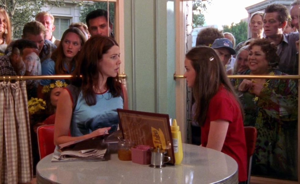 lauren graham as lorelai gilmore and alexis bledel as rory gilmore on 'gilmore girls'