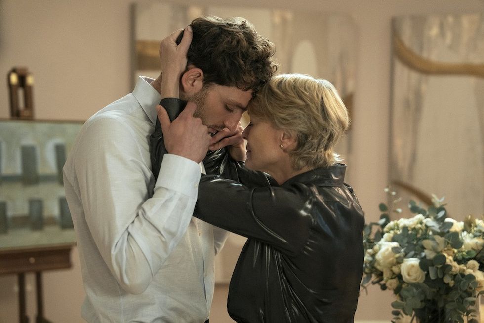 Laurie Davidson and Robin Wright in The Girlfriend on Prime Video