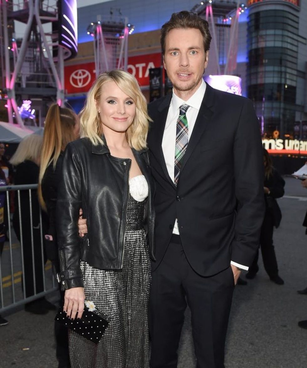 LOS ANGELES, CA - JANUARY 18: Actors Kristen Bell (L) and Dax Shepard attend the People's Choice Awards 2017 at Microsoft Theater on January 18, 2017 in Los Angeles, California. (Photo by Emma McIntyre/Getty Images for People's Choice Awards )
