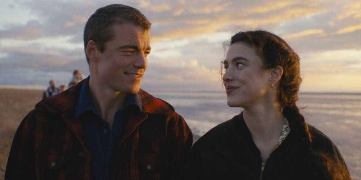 Margaret Qualley's Heartbreaking New Romance Movie is Giving 'The Notebook'