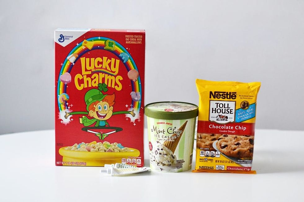 Lucky_Charm_Cookie_Sandwich_ingredients