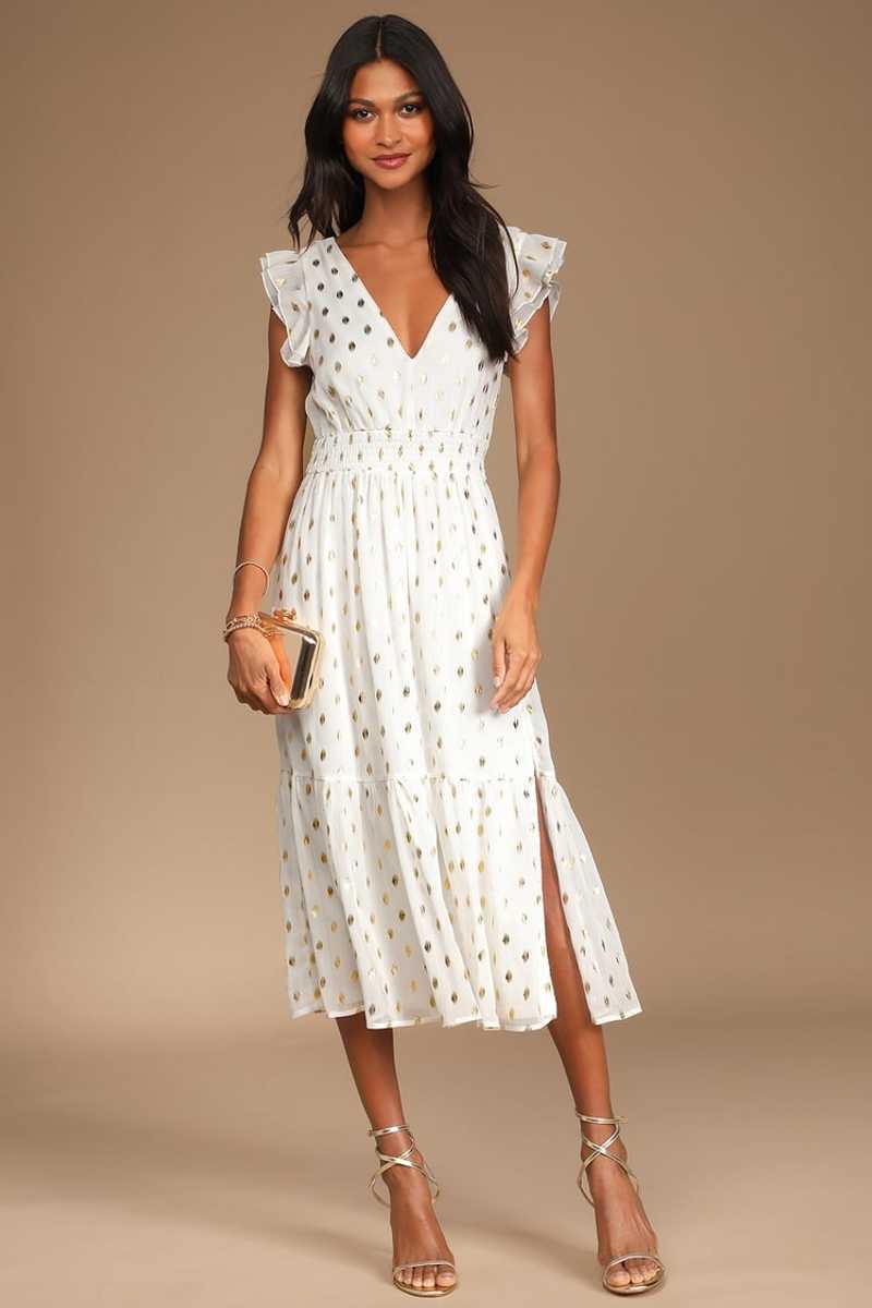 20 Pretty White Graduation Dresses For Your 2024 Celebration - Brit + Co