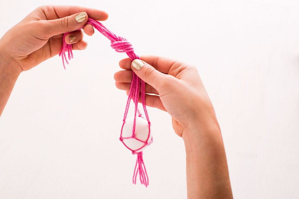 Macrame_Egg_Holder_004