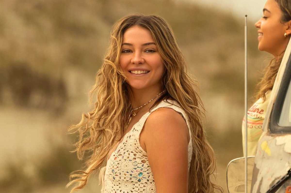 madelyn cline house tour music video sabrina carpenter