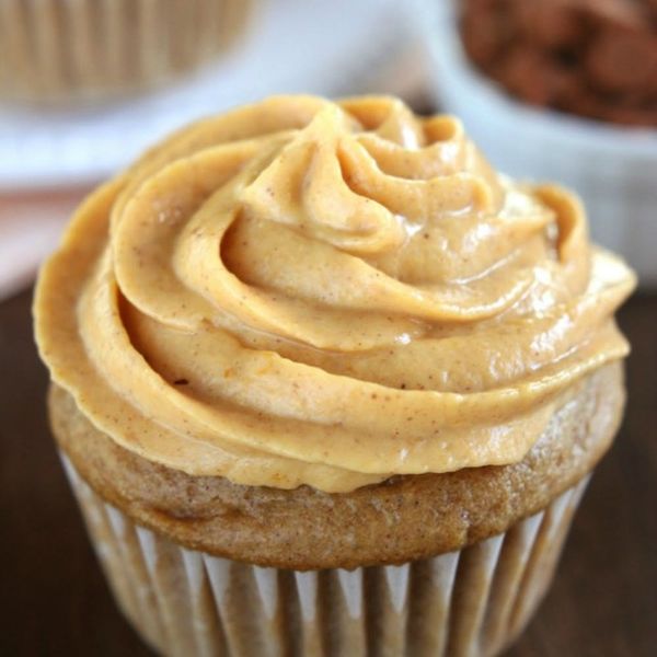 Maple Cupcakes With Pumpkin Pie Frosting