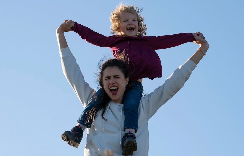 Margaret Qualley and Ryleah Nevaeh Whittet in Maid on Netflix