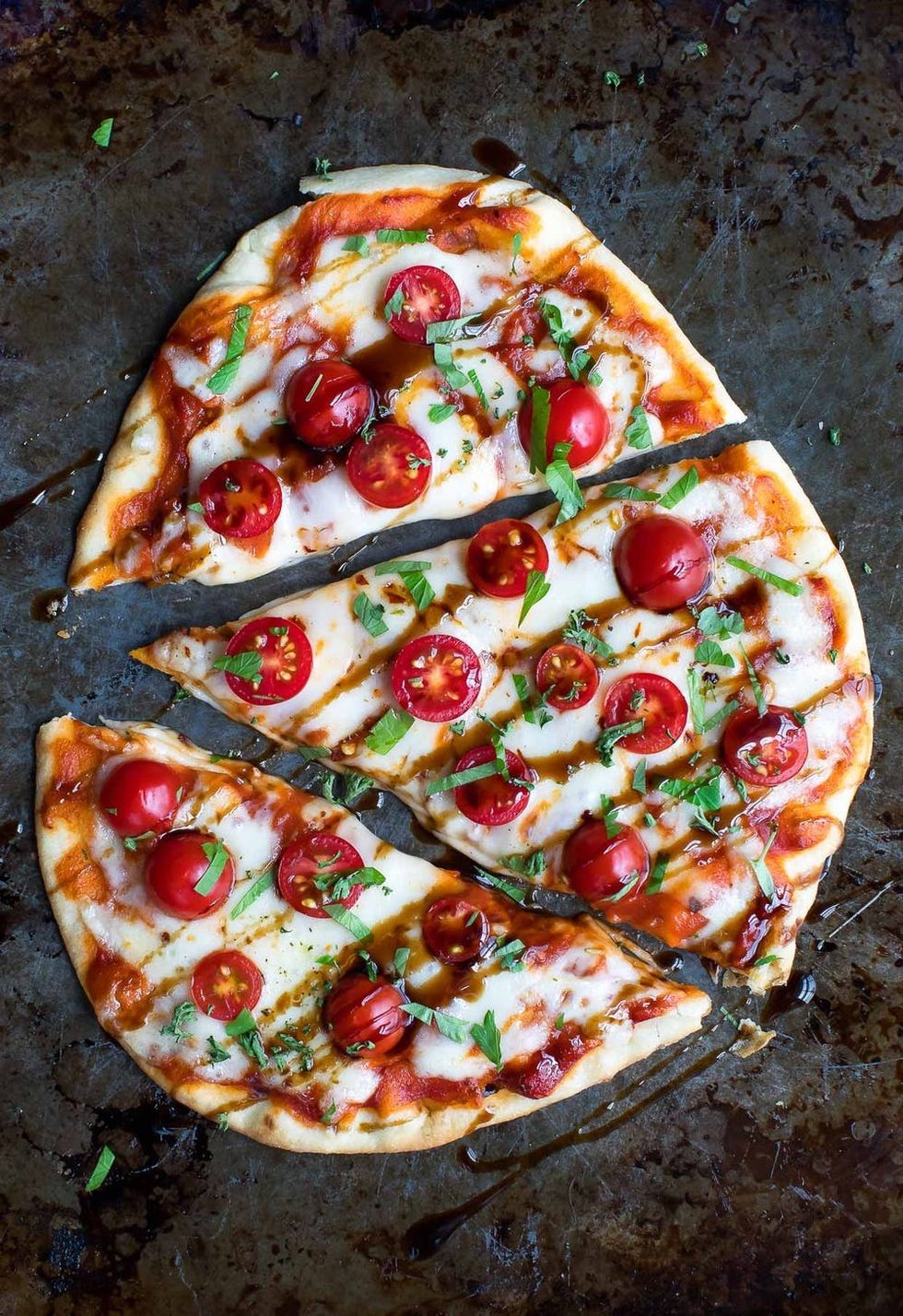 Margherita Naan Pizza