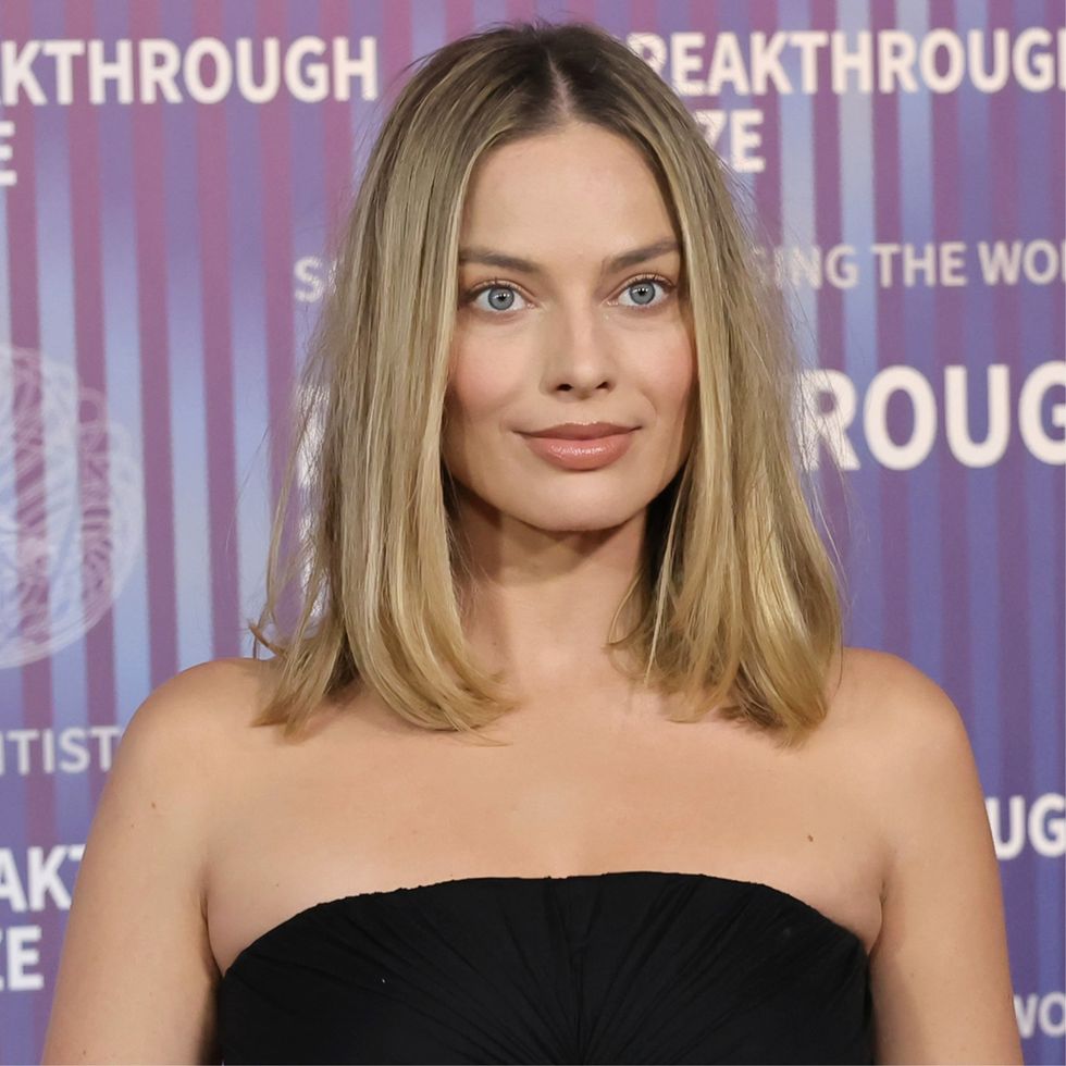 margot robbie with a lob haircut