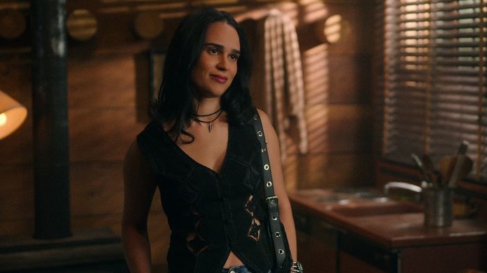 Marianly Tejada as Ellie