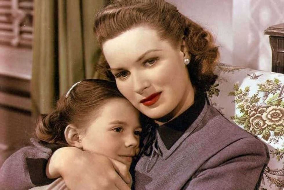Maureen O'Hara and Natalie Wood in Miracle on 34th Street