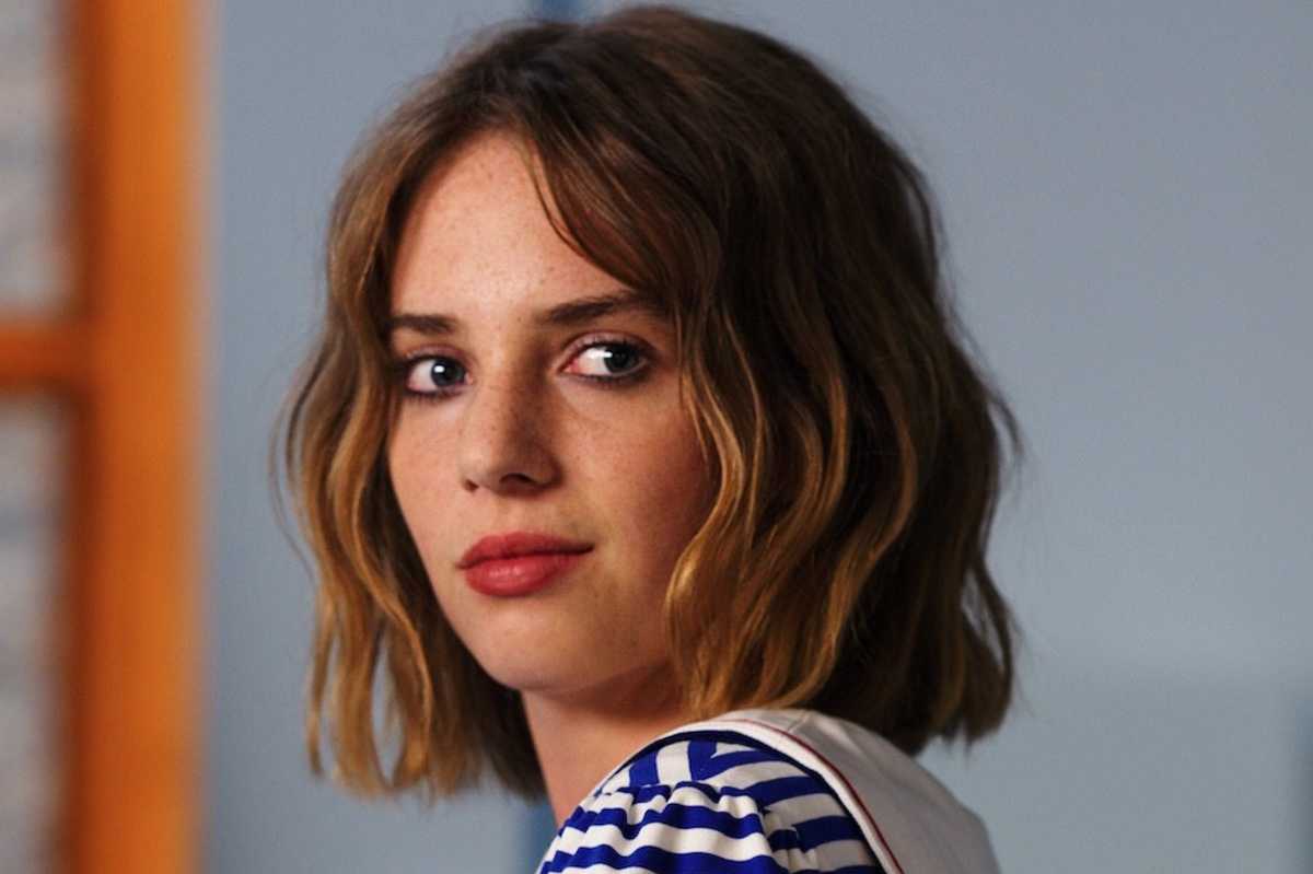 maya hawke as robin in stranger things