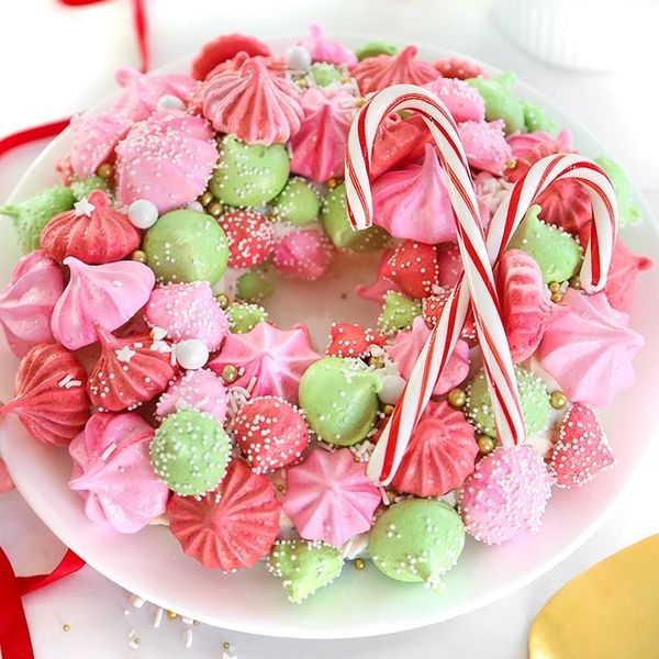 Meringue Christmas Wreath Cake
