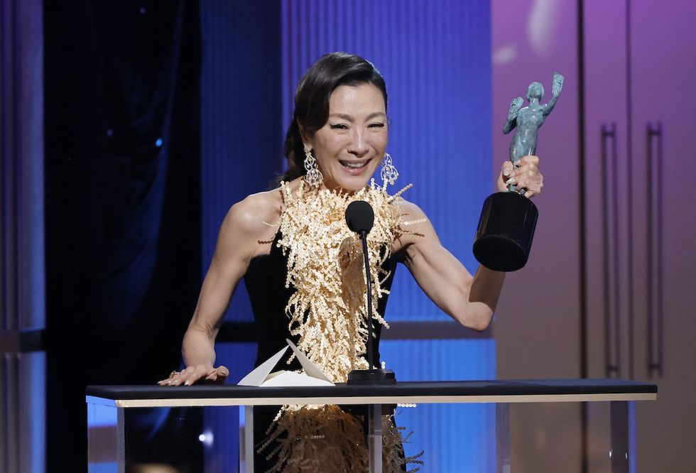 michelle yeoh wins for everything everywhere all at once