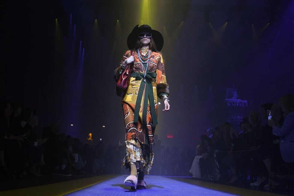 MILAN, ITALY - SEPTEMBER 20: A model walks the runway at the Gucci show during Milan Fashion Week Spring/Summer 2018 on September 20, 2017 in Milan, Italy. (Photo by Pietro D'aprano/Getty Images)