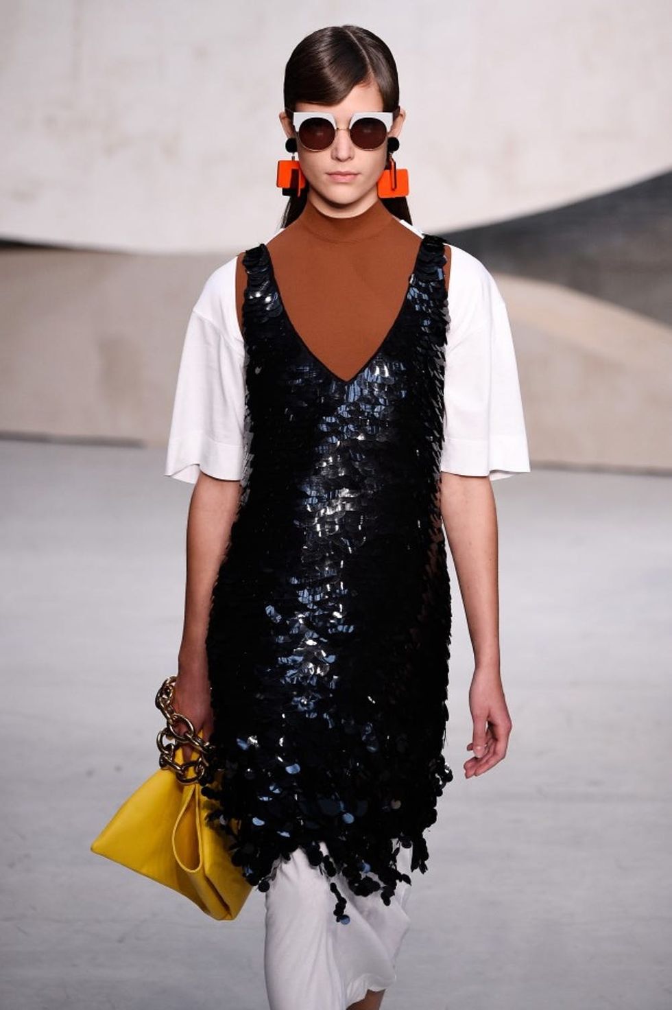 MILAN, ITALY - SEPTEMBER 27: A model walks the runway during the Marni fashion show as part of Milan Fashion Week Spring/Summer 2016 on September 27, 2015 in Milan, Italy. (Photo by Pietro D'Aprano/Getty Images)