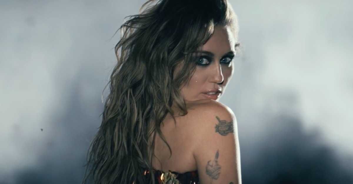 miley cyrus dream as one avatar fire and ash