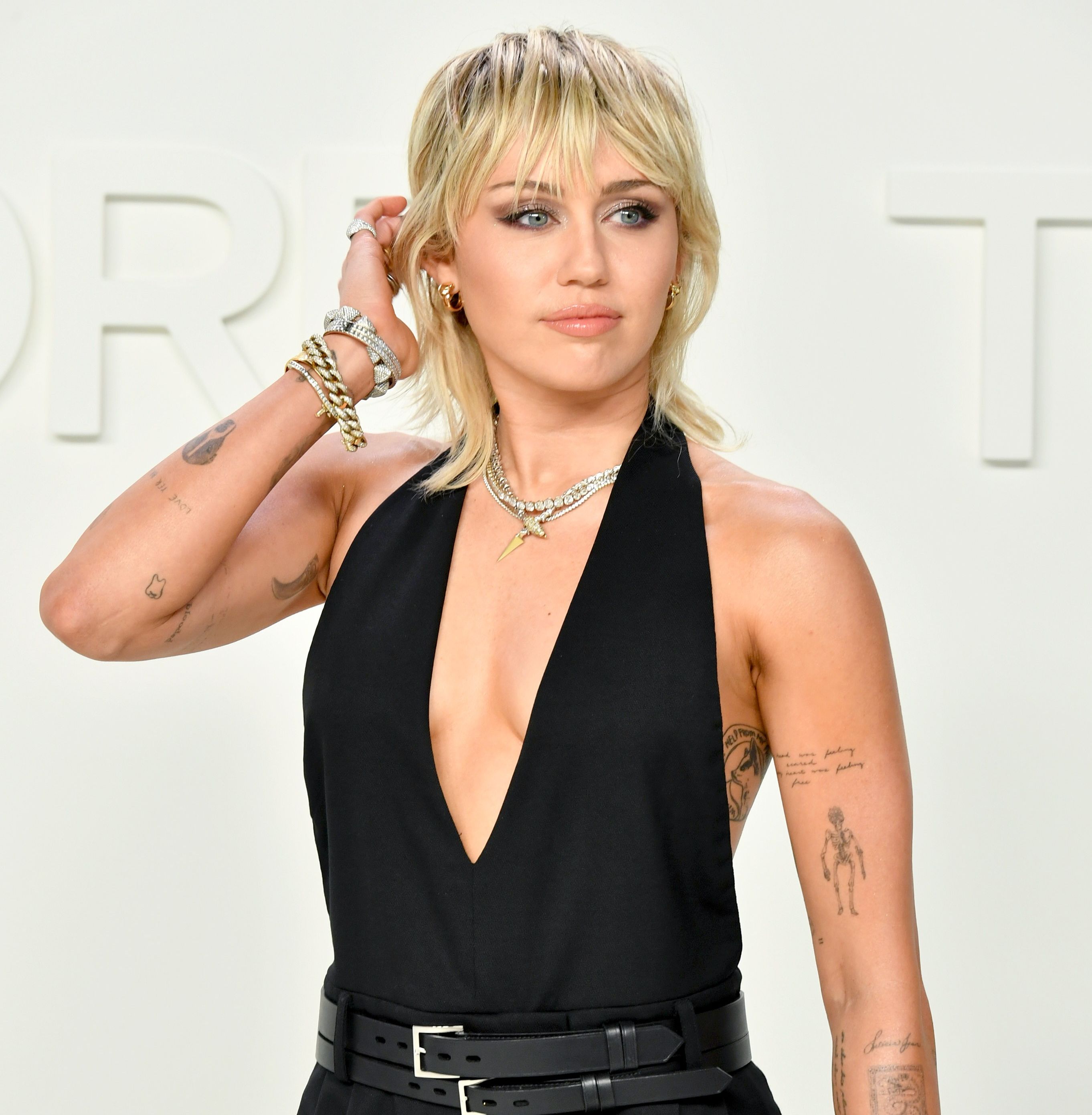 miley cyrus with a short haircut for women