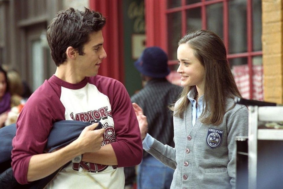 milo ventimiglia as jess mariano and alexis bledel as rory gilmore in gilmore girls