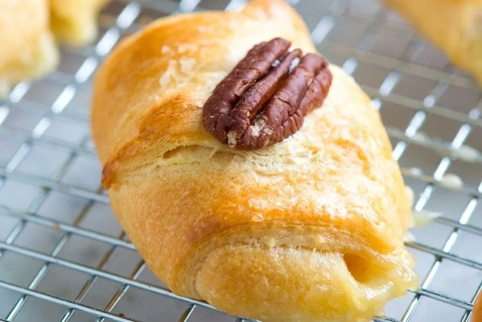 Mini Baked Brie Roll Ups