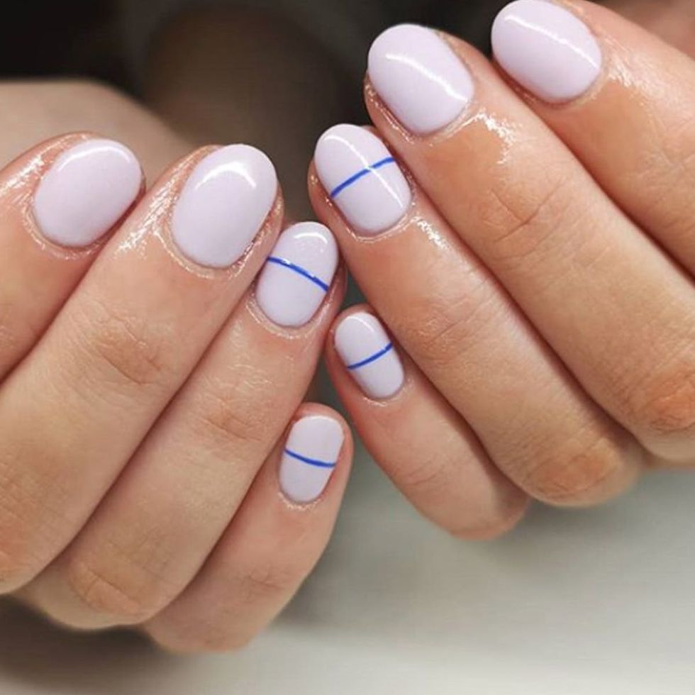 minimalist nails