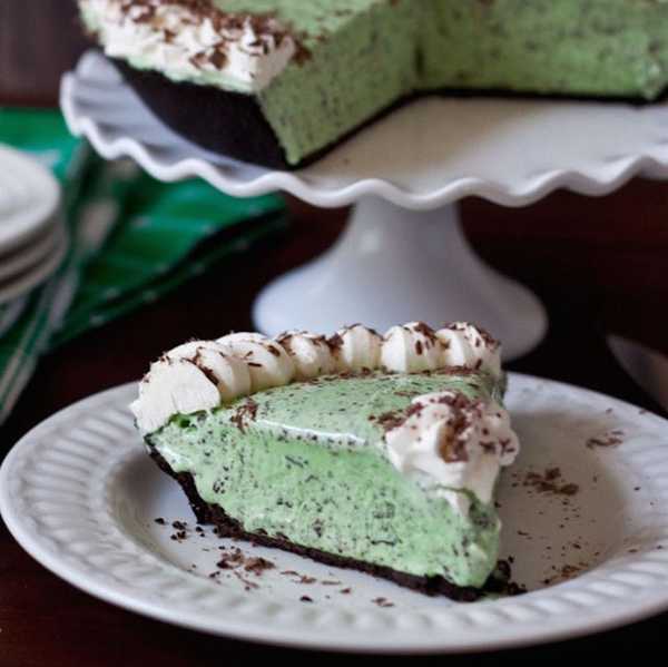 Mint Chocolate Chip Pie For St. Patrick\u2019s Day