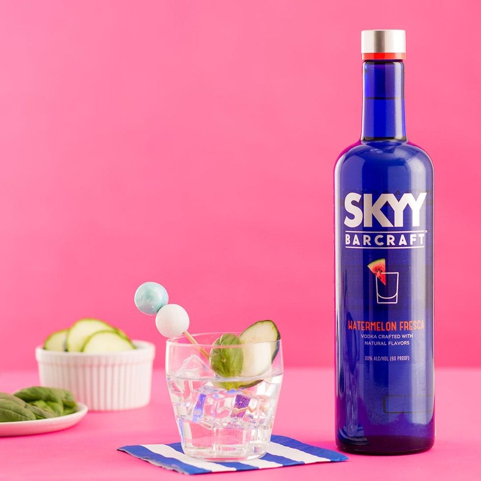 Mint-Cuke-with-Bottle