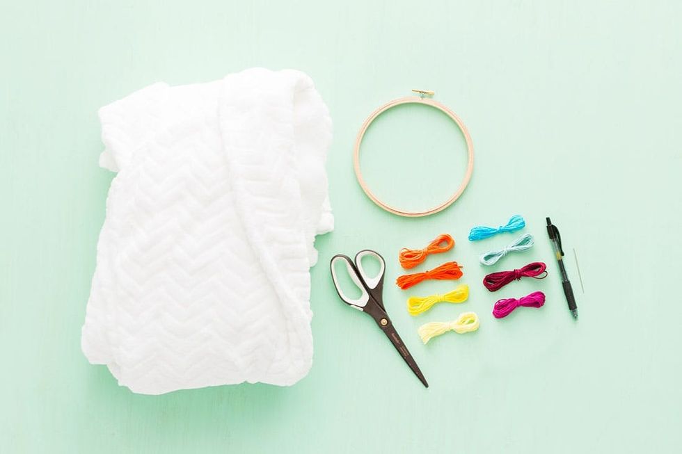 Mom_Embroidery_Robe_001