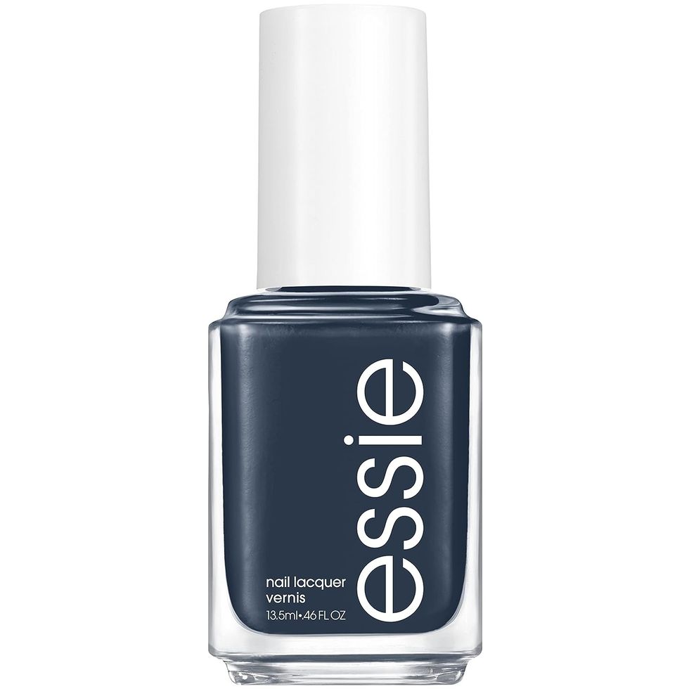 nail polish for winter nails essie Carols and Caviar