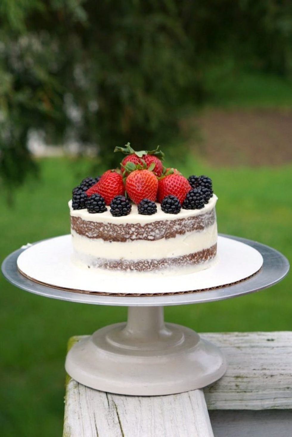 naked berry cake
