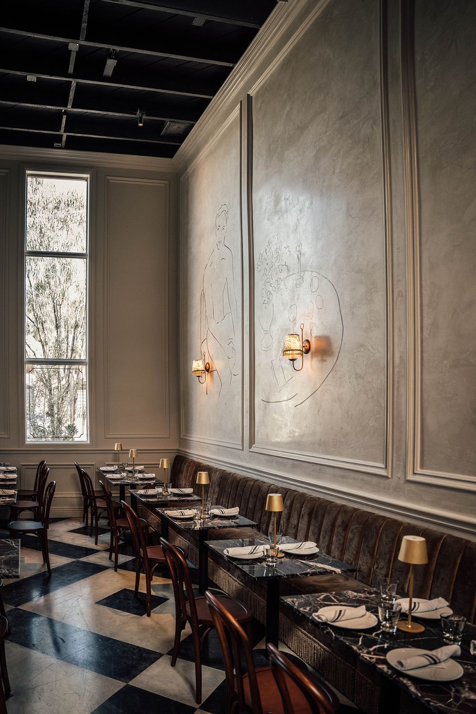 nardo restaurant decor