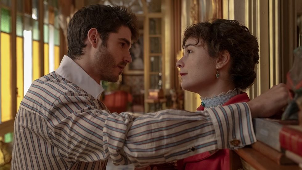 netflix show Alphosine and Restoration era in 1880s Madrid