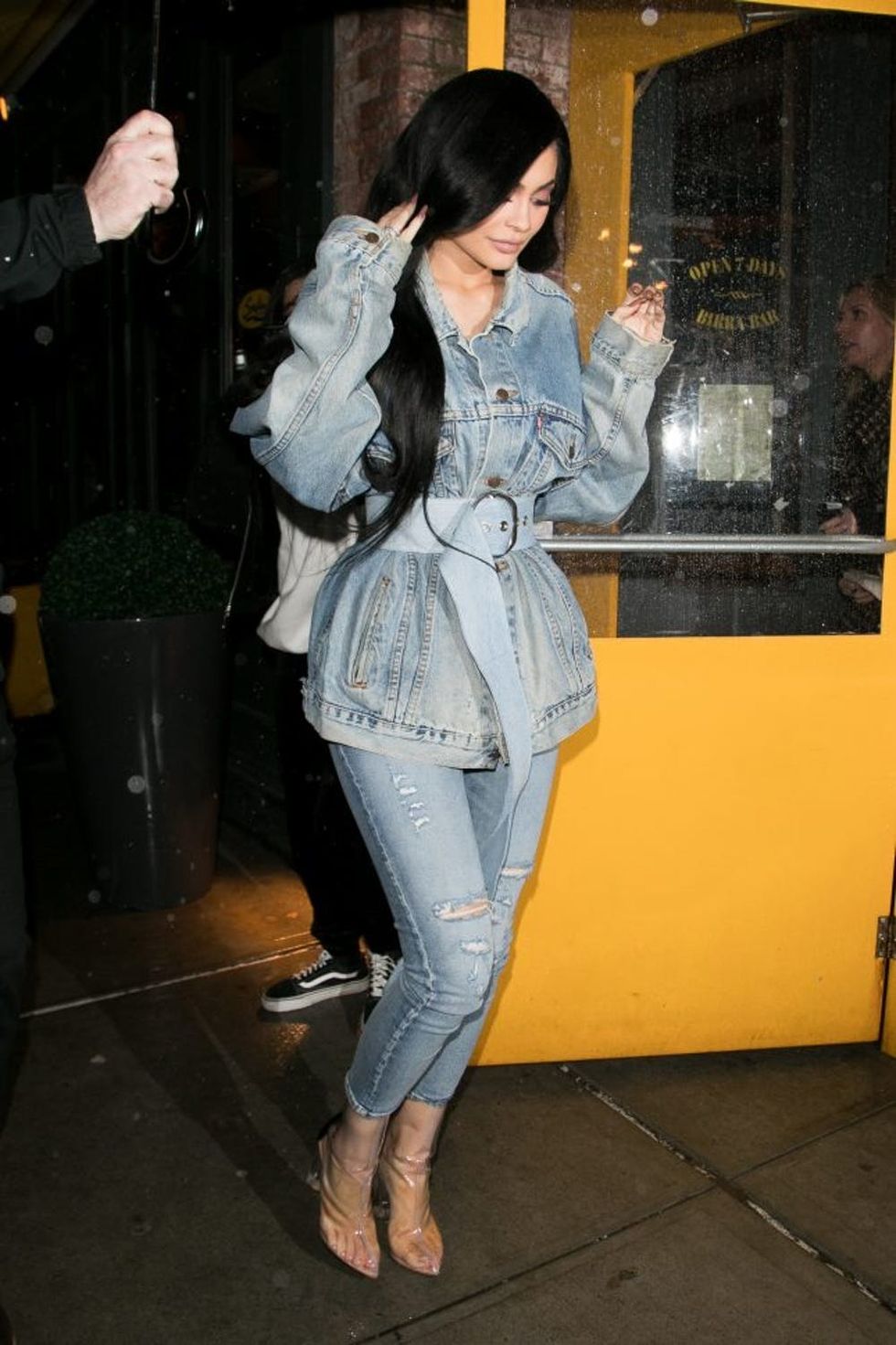 How to Pull Off Denim on Denim, According to Bella Hadid, Kylie Jenner ...